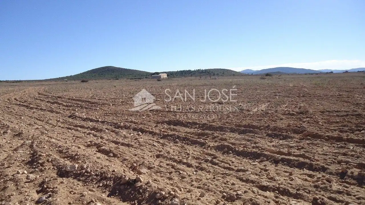 Finca rústica en venda en Yecla