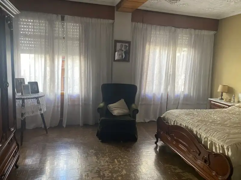 Habitación de Piso en venta en Lucena con Balcón y Internet