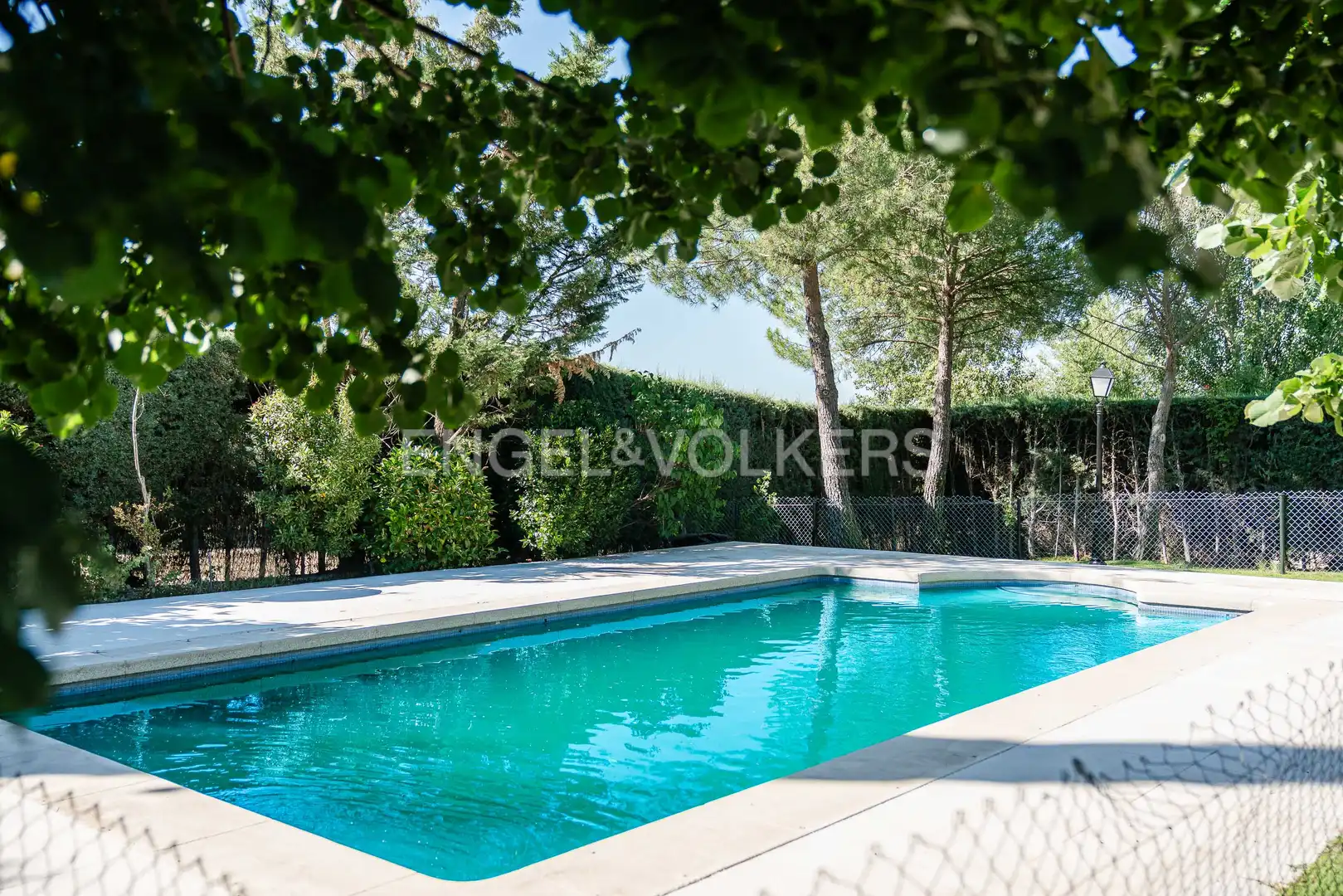 Piscina de Casa o xalet de lloguer en Pozuelo de Alarcón amb Aire condicionat, Calefacció i Jardí privat