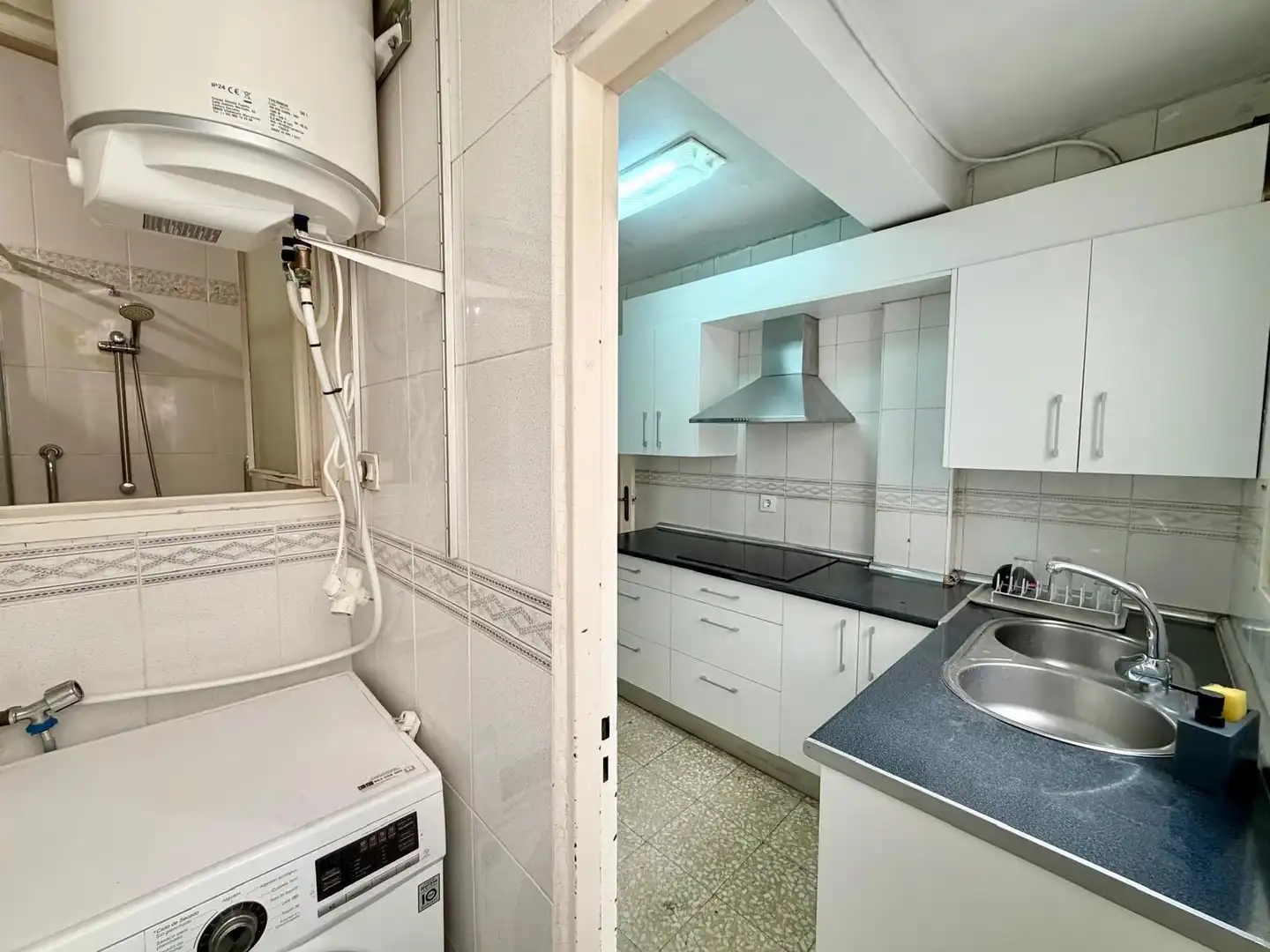 Cuina de Pis en venda en Almería amb Aire condicionat, Calefacció i Moblat