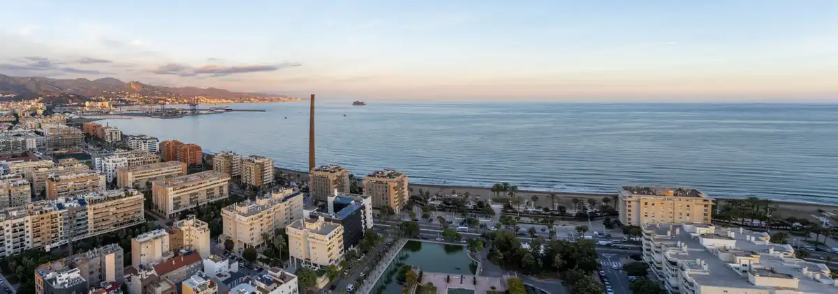 Vista exterior de Dúplex en venda en Málaga amb Aire condicionat, Terrassa i Piscina comunitària