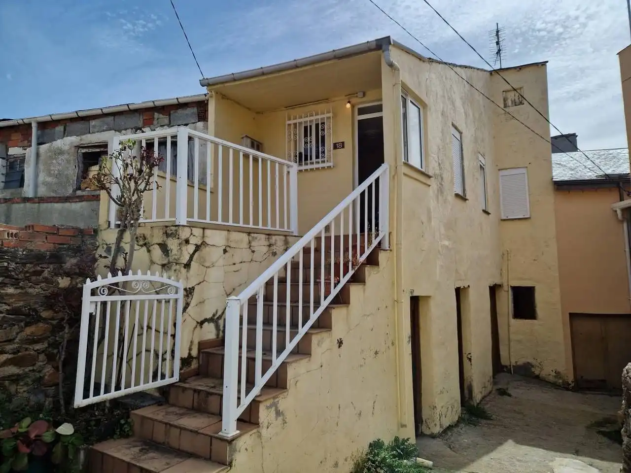 Vista exterior de Casa o chalet en venta en Petín