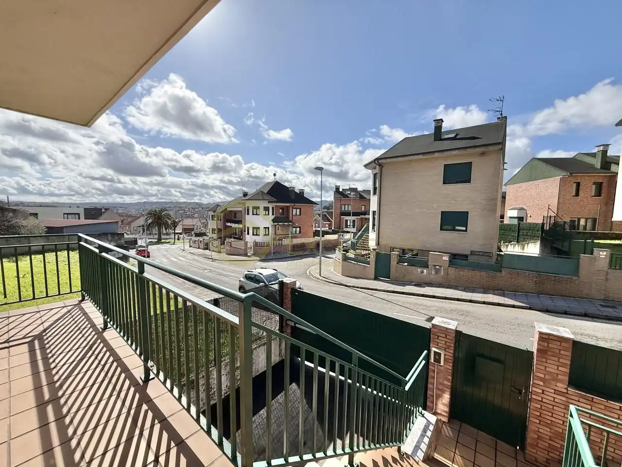 Vista exterior de Casa o chalet en venta en Avilés con Calefacción, Jardín privado y Parquet