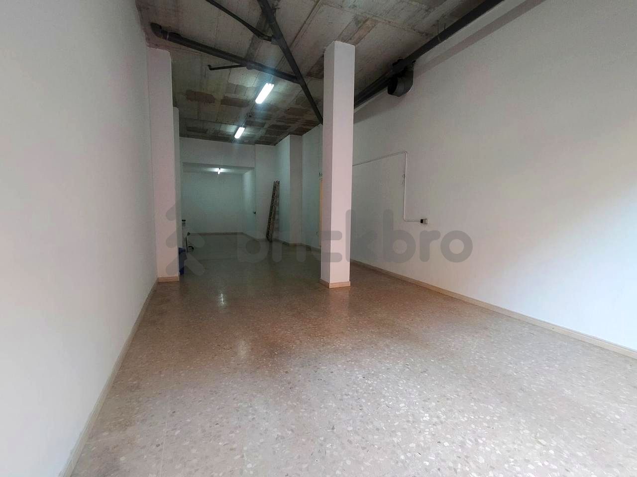 Premises for sale in Badalona