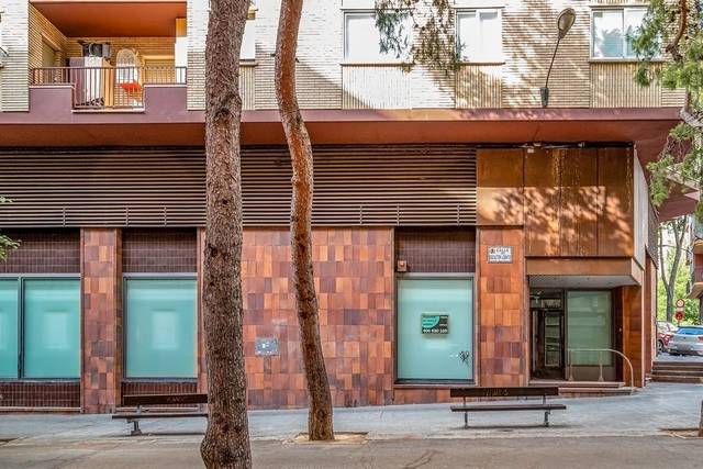 Local comercial en Alquiler en C/ Escultor Lobato en San José Alto