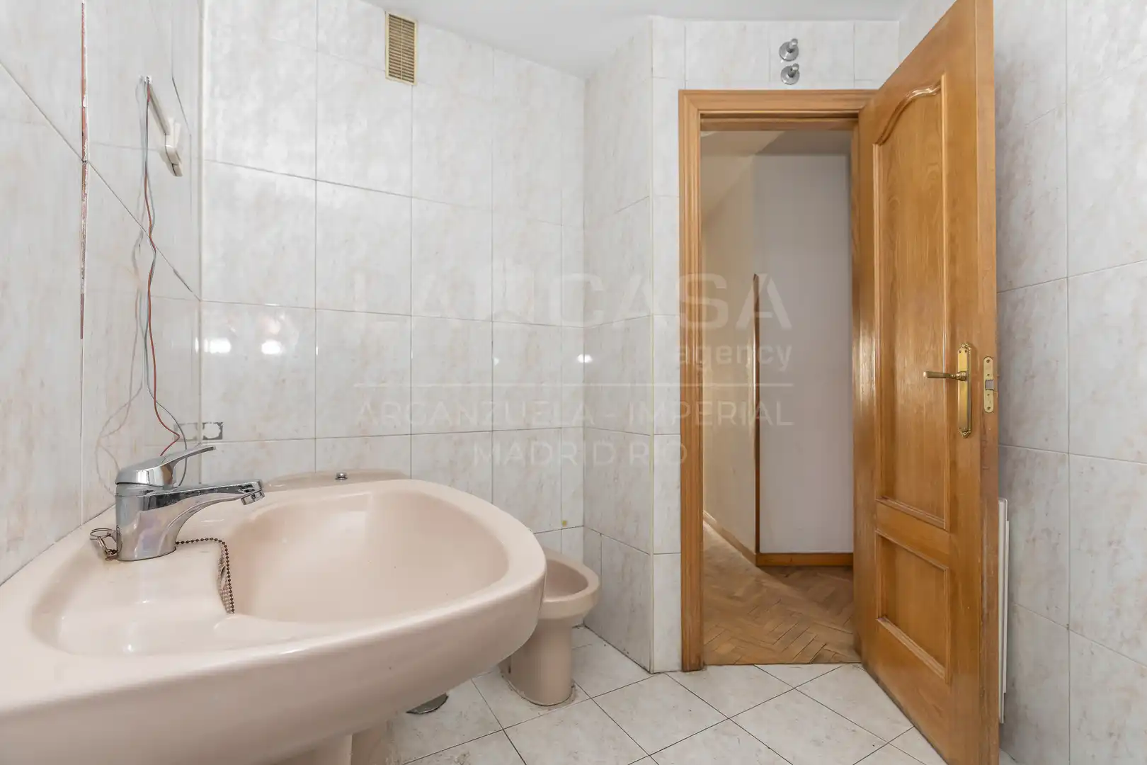 Bathroom of Flat for sale in Madrid  with Heating, Terrace and Balcony