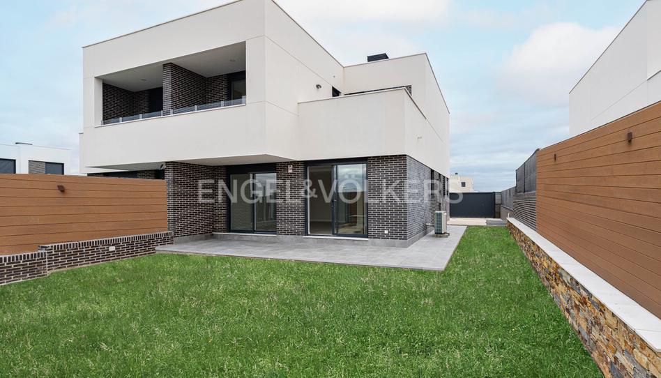 Foto 1 de Casa adosada de lloguer a Calle Varsovia, El Bosque, Madrid