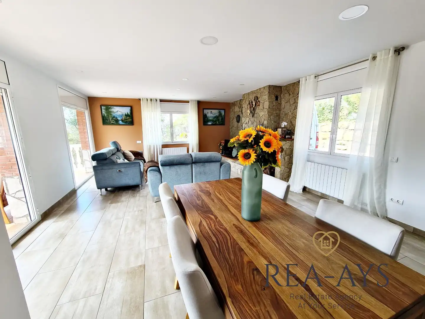 Comedor de Casa o chalet en venta en Cervelló con Aire acondicionado, Calefacción y Jardín privado