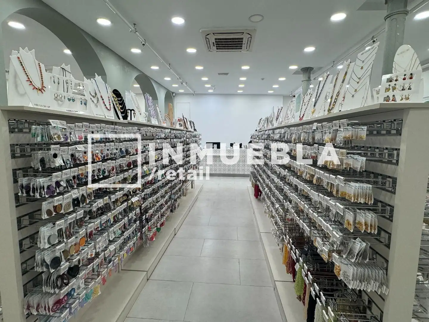 Local comercial en traspaso en Banys Nous, imagen 6