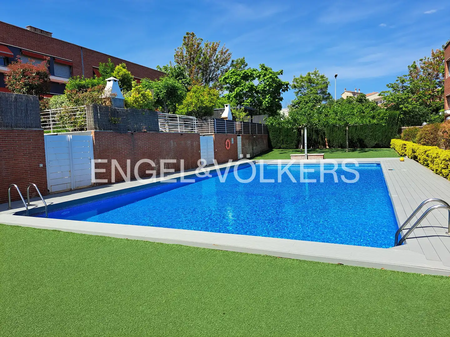 Piscina de Casa o chalet en venta en Calella con Aire acondicionado, Calefacción y Jardín privado