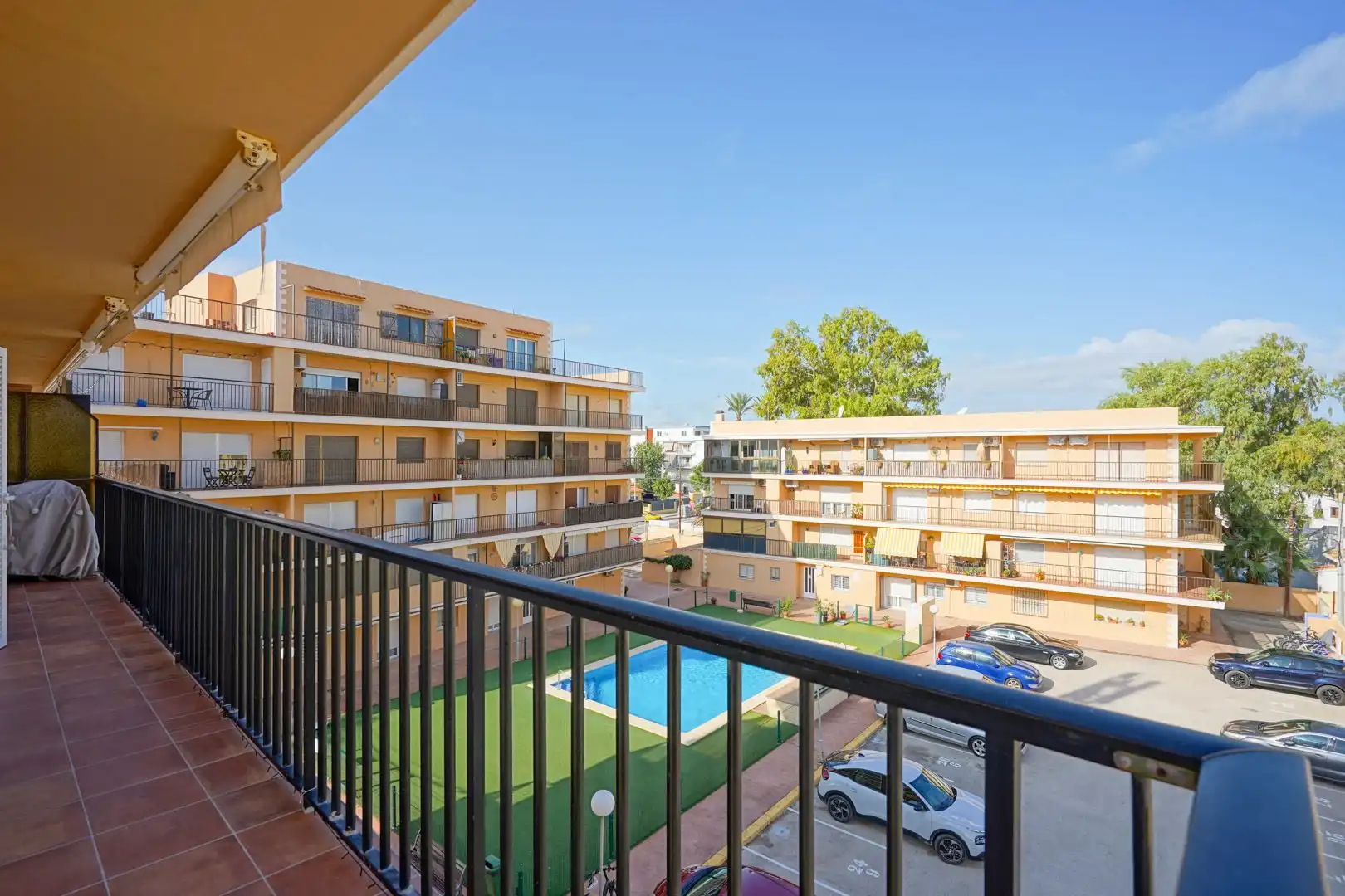 Vista exterior de Apartament en venda en Dénia amb Aire condicionat, Terrassa i Piscina