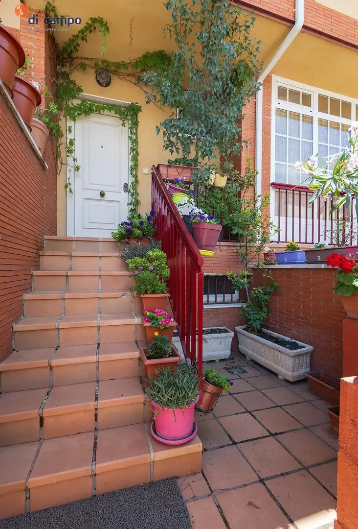 Terraza de Casa adosada en venta en Fuensaldaña con Calefacción