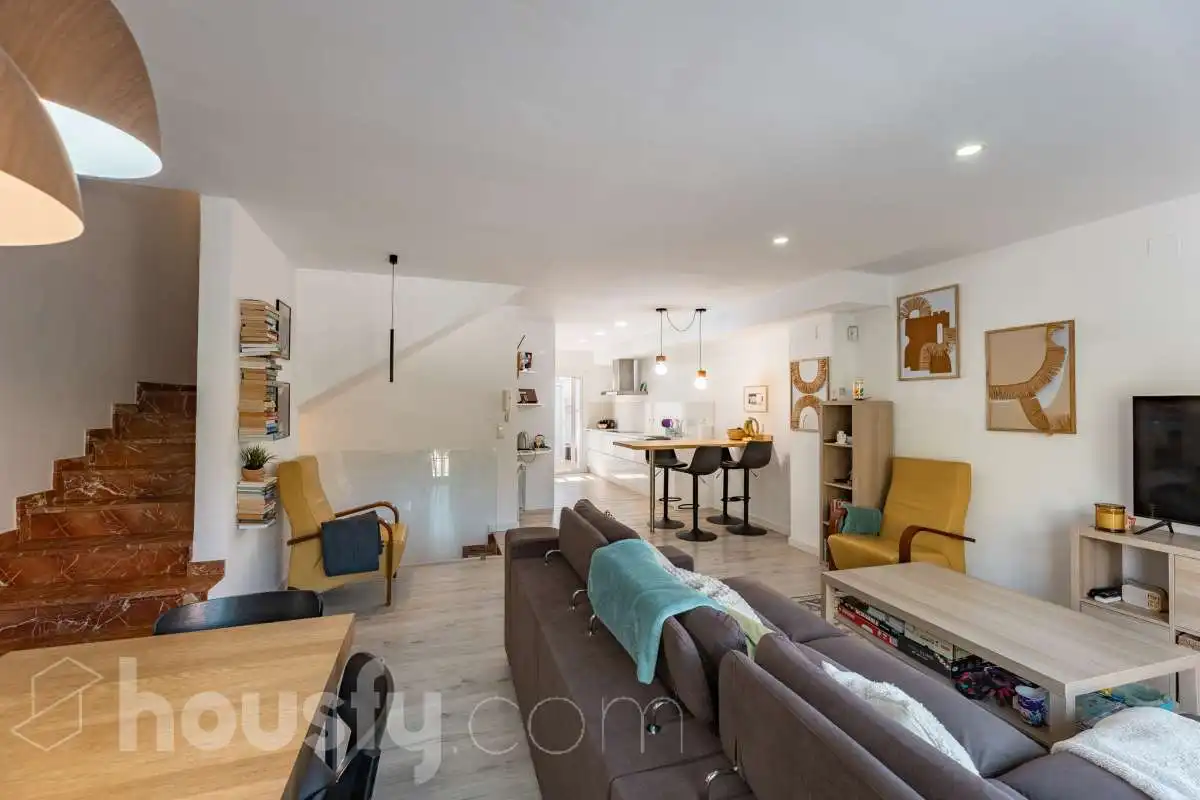 Sala de estar de Casa o chalet en venta en Viladecans con Balcón