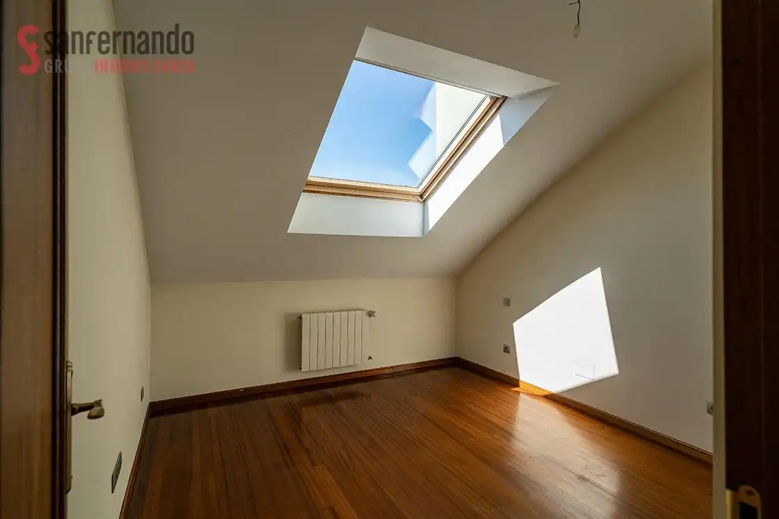 Schlafzimmer von Wohnung zum Verkauf in Torrelavega  mit Terrasse und Balkon
