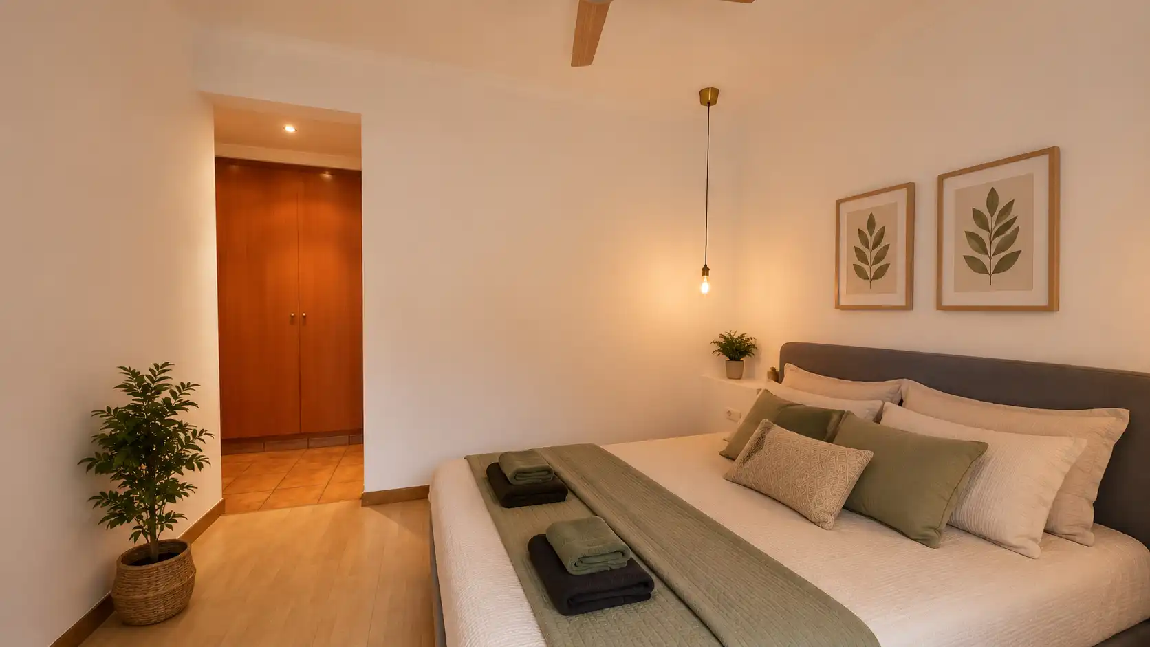 Dormitori de Casa o xalet de lloguer en El Vendrell amb Calefacció, Jardí privat i Parquet