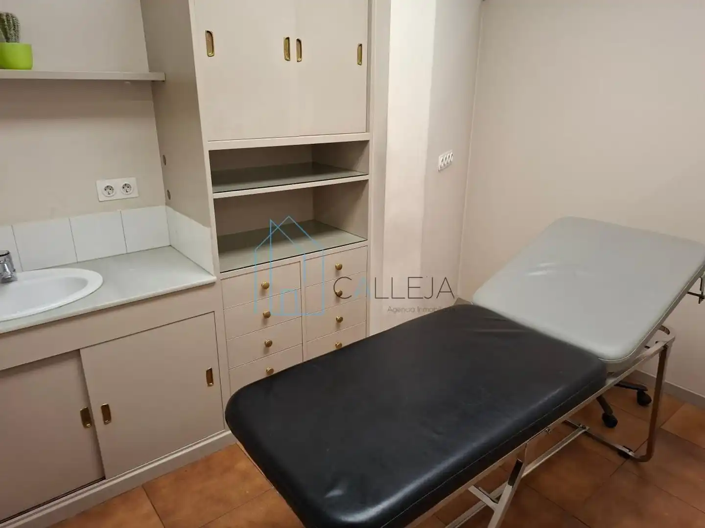 Bedroom of Office for rent in A Ponte