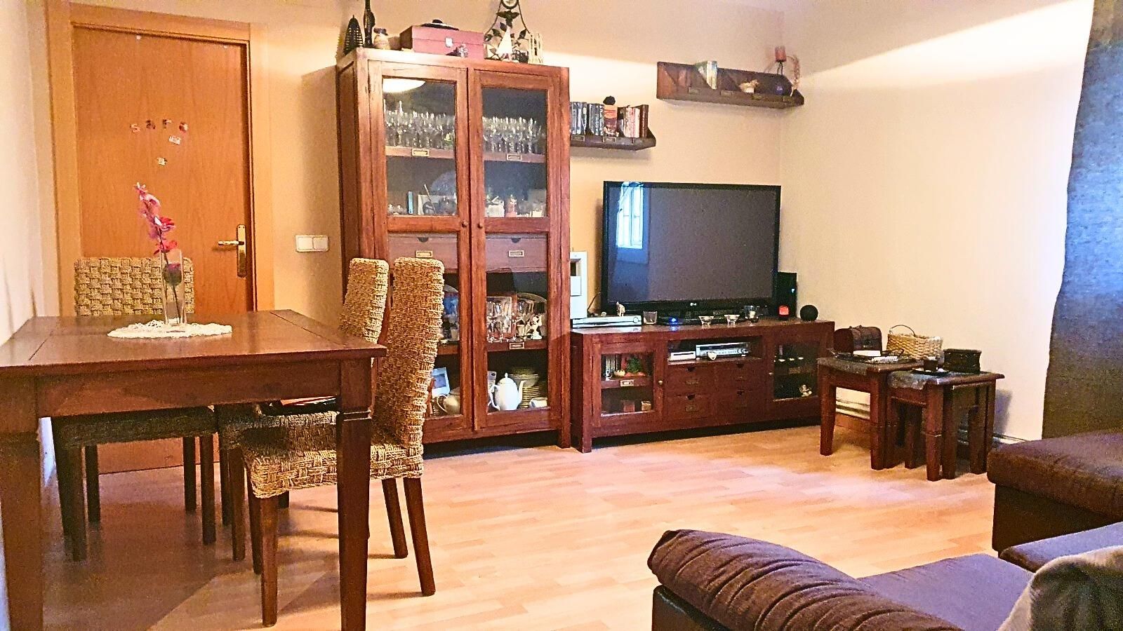 Living room of Flat for sale in Sabadell  with Air Conditioner, Heating and Parquet flooring