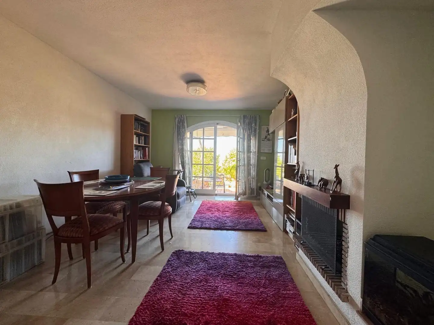 Sala de estar de Casa adosada en venta en Finestrat con Jardín privado, Terraza y Amueblado