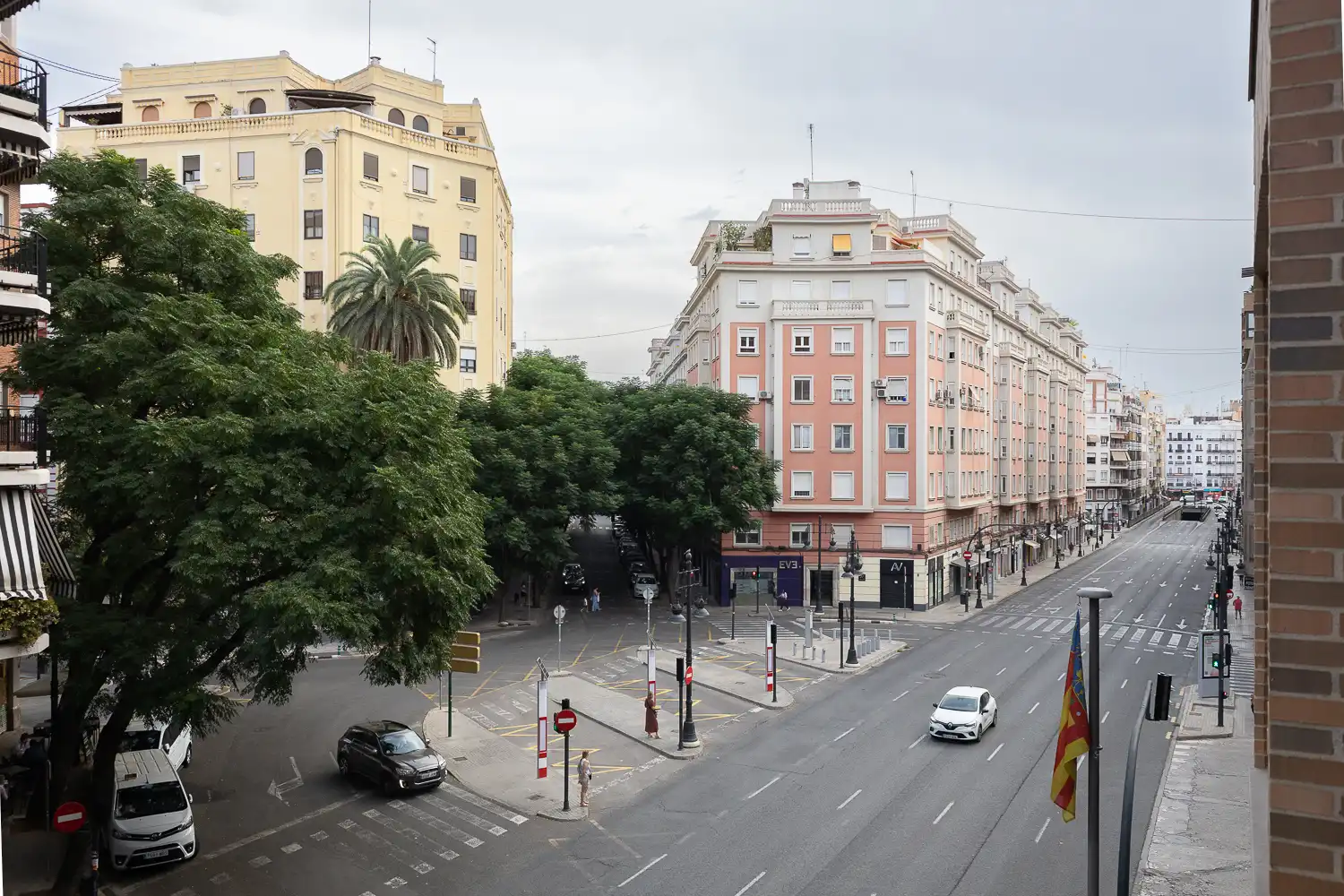 Außenansicht von Wohnung zur Miete in Valencia mit Klimaanlage, Heizung und Balkon