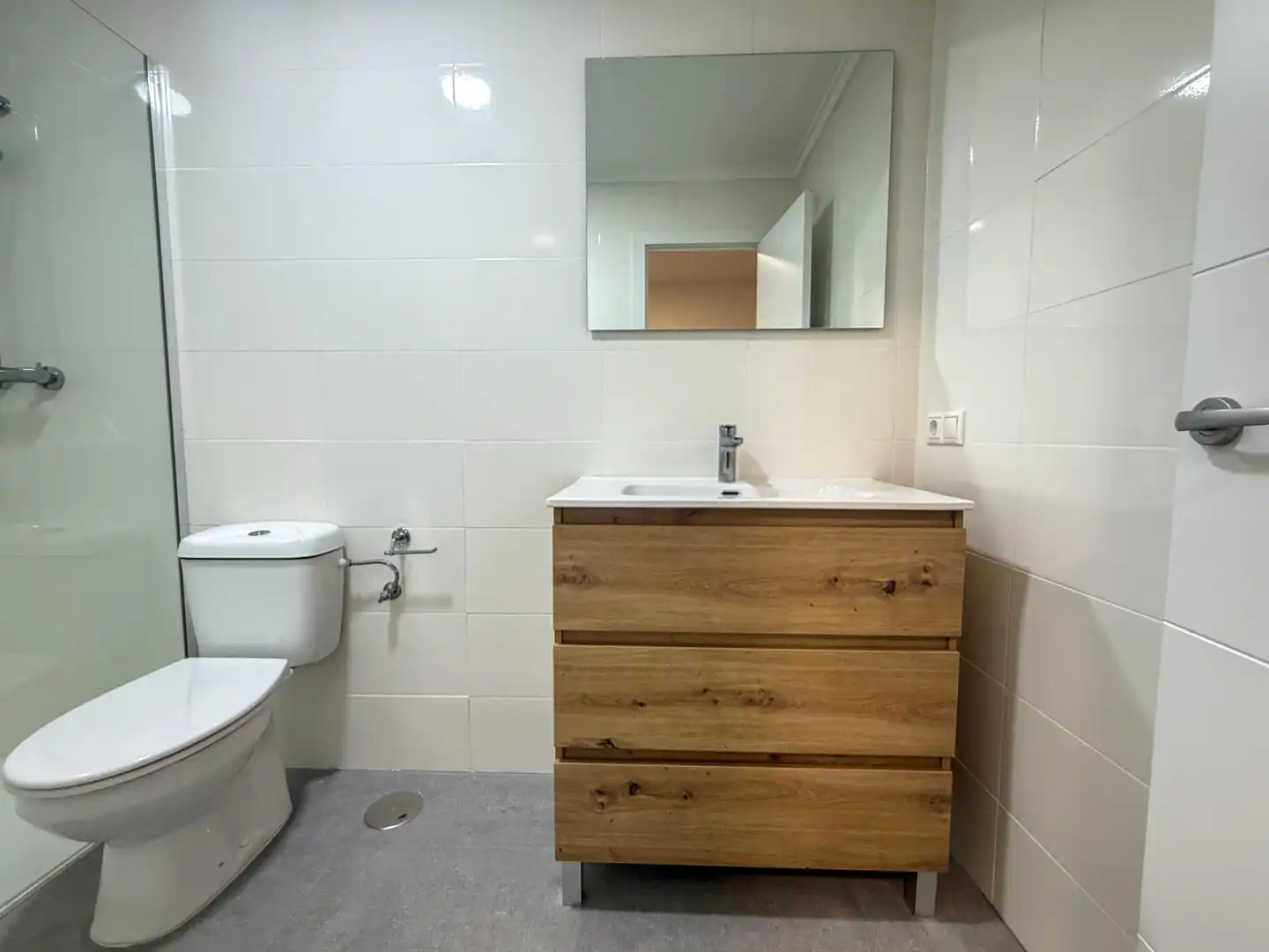 Baño de Dúplex en venta en Cox con Terraza, Trastero y Amueblado