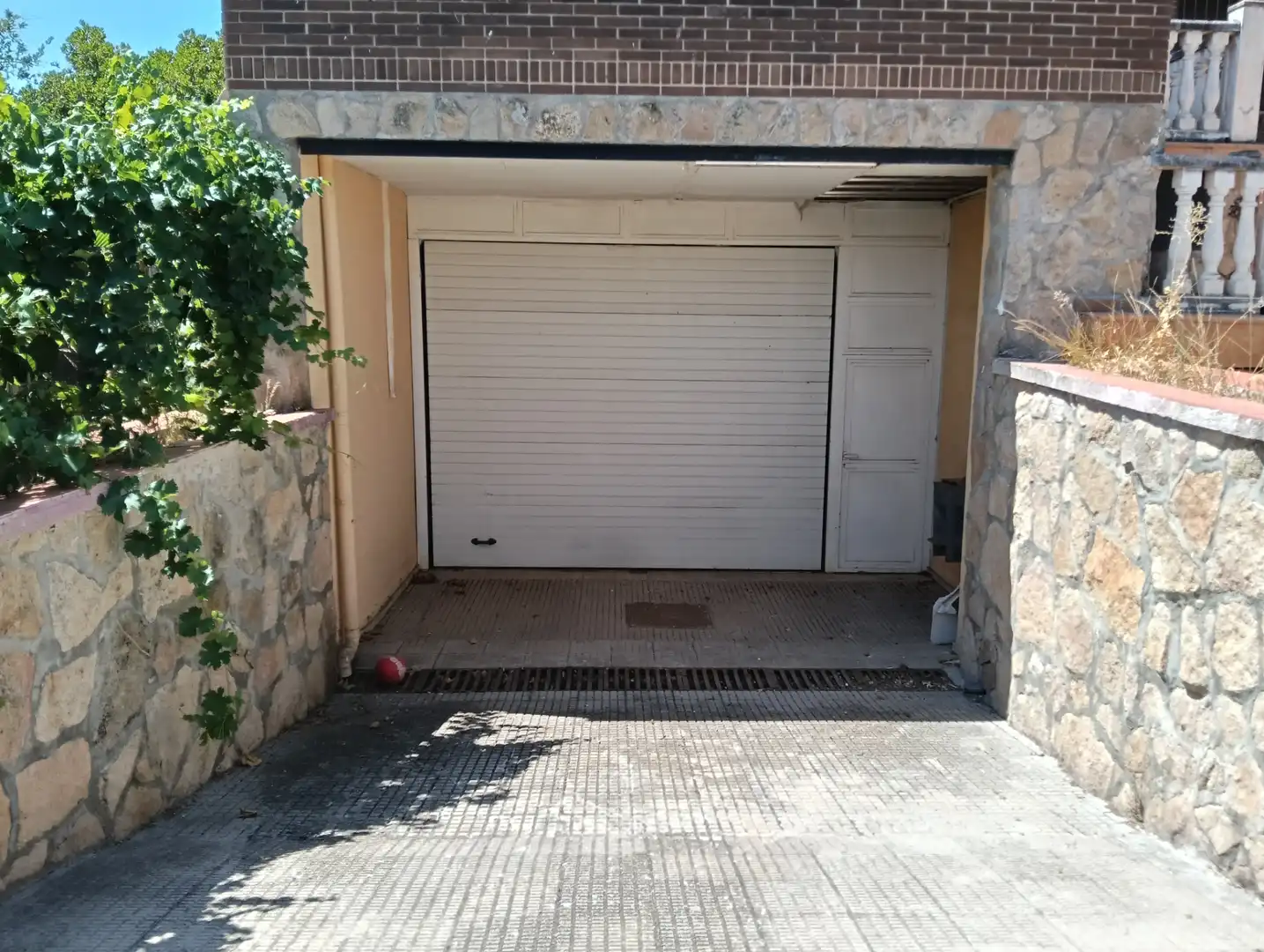 Aparcament de Casa o xalet en venda en Casarrubios del Monte amb Aire condicionat, Calefacció i Jardí privat