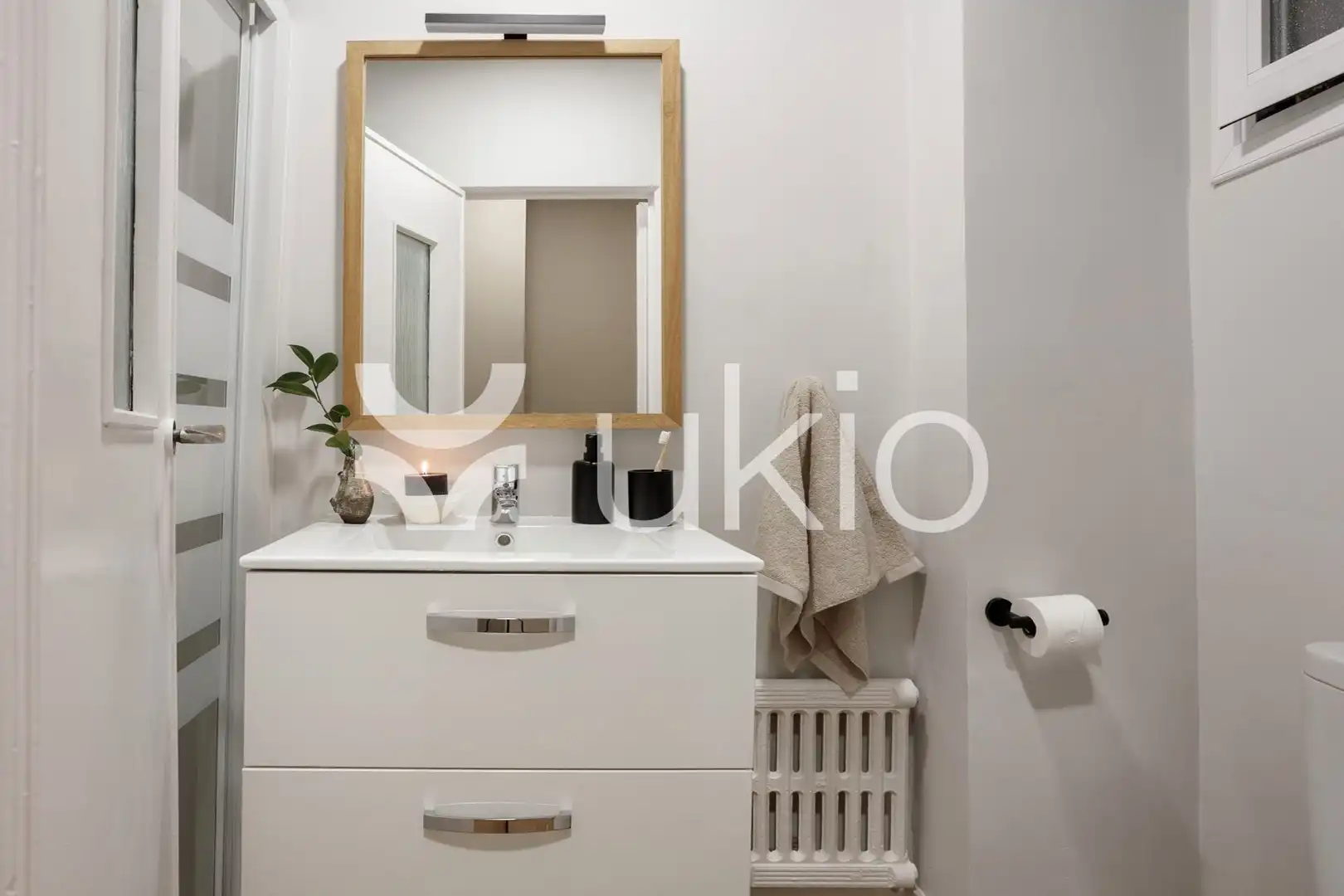 Bathroom of Apartments for rent in Madrid  with Air Conditioner, Heating and Terrace