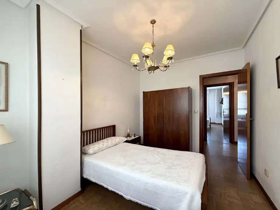 Habitación de Piso en venta en Vitoria - Gasteiz con Calefacción, Parquet y Trastero