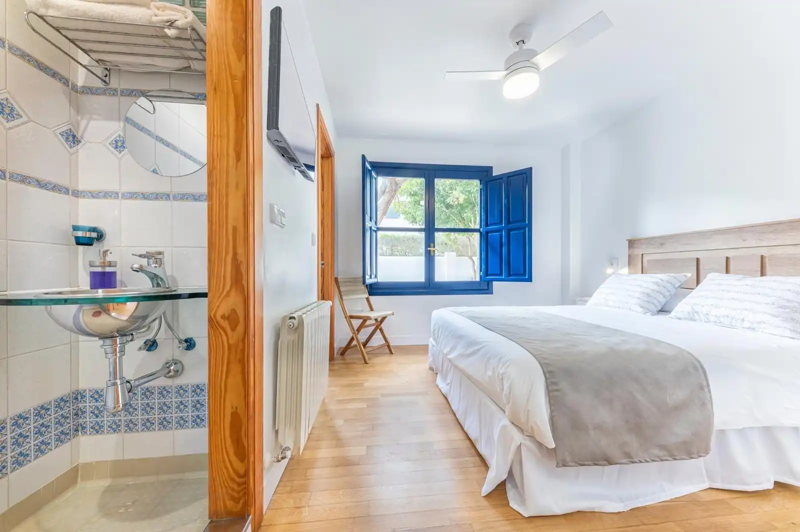 Dormitori de Casa o xalet en venda en Alicante / Alacant amb Jardí privat, Terrassa i Traster
