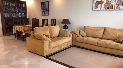 Foto 3 de Ático de alquiler en Centro, Estepona