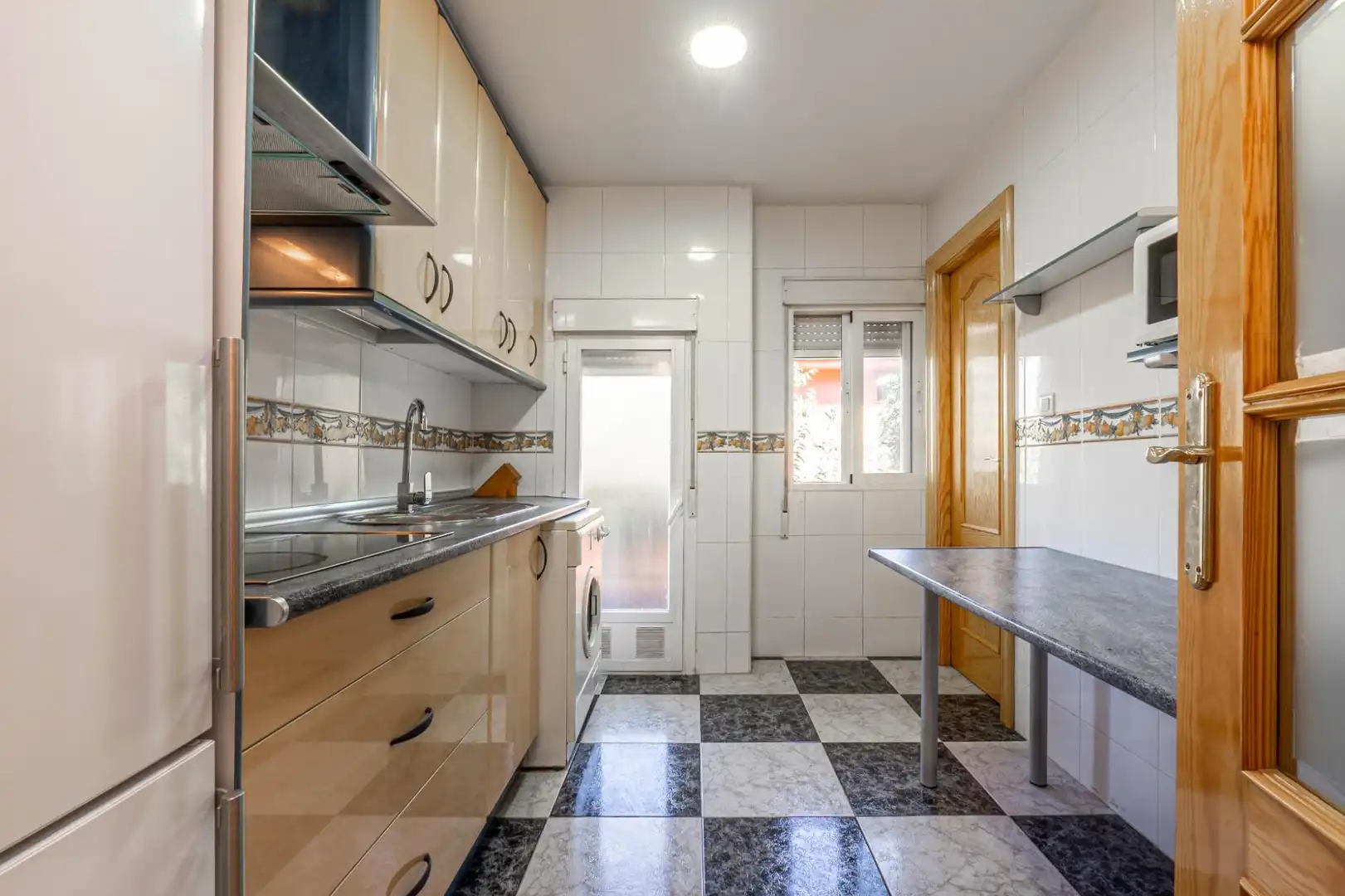 Kitchen of Flat for sale in Granada  with Balcony