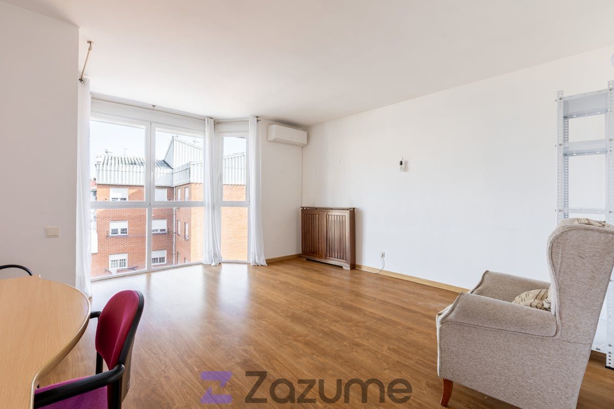 Sala d'estar de Pis de lloguer en  Madrid Capital amb Aire condicionat, Calefacció i Parquet