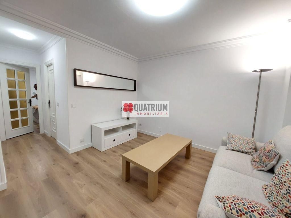 Wohnzimmer von Wohnung miete in Santiago de Compostela  mit Heizung und Möbliert
