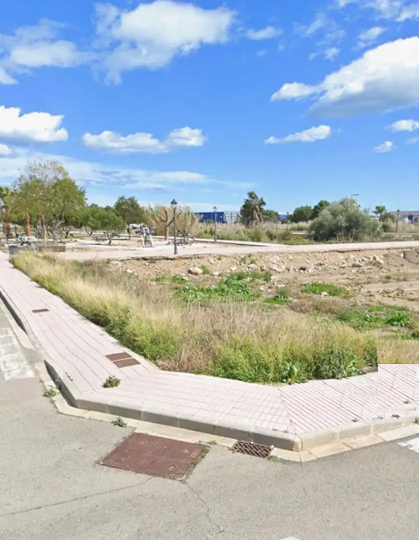 Lands and plots for sale in Favara