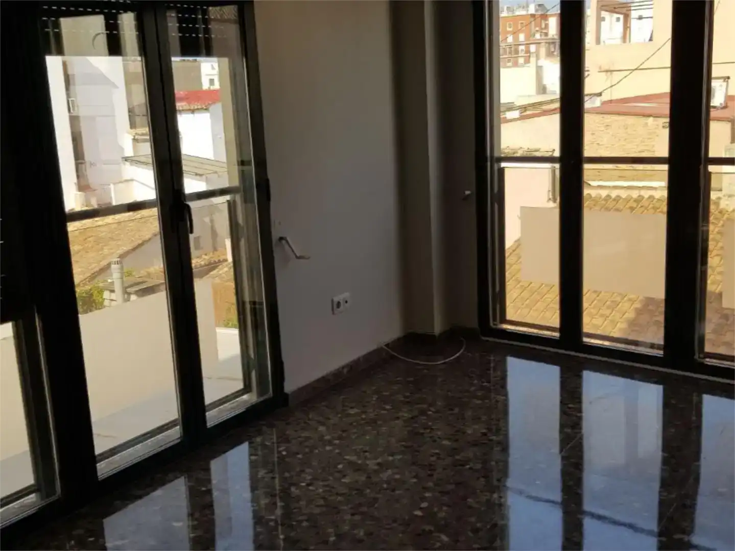 Terrasse von Wohnungen zur Miete in  Valencia Capital mit Klimaanlage