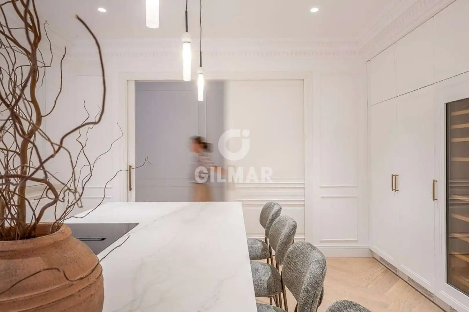 Comedor de Piso en venta en Madrid con Calefacción y Balcón