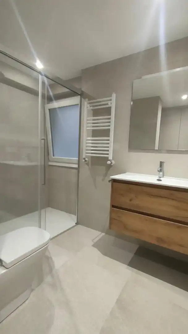 Baño de Piso de alquiler en Donostia - San Sebastián  con Calefacción, Terraza y Amueblado