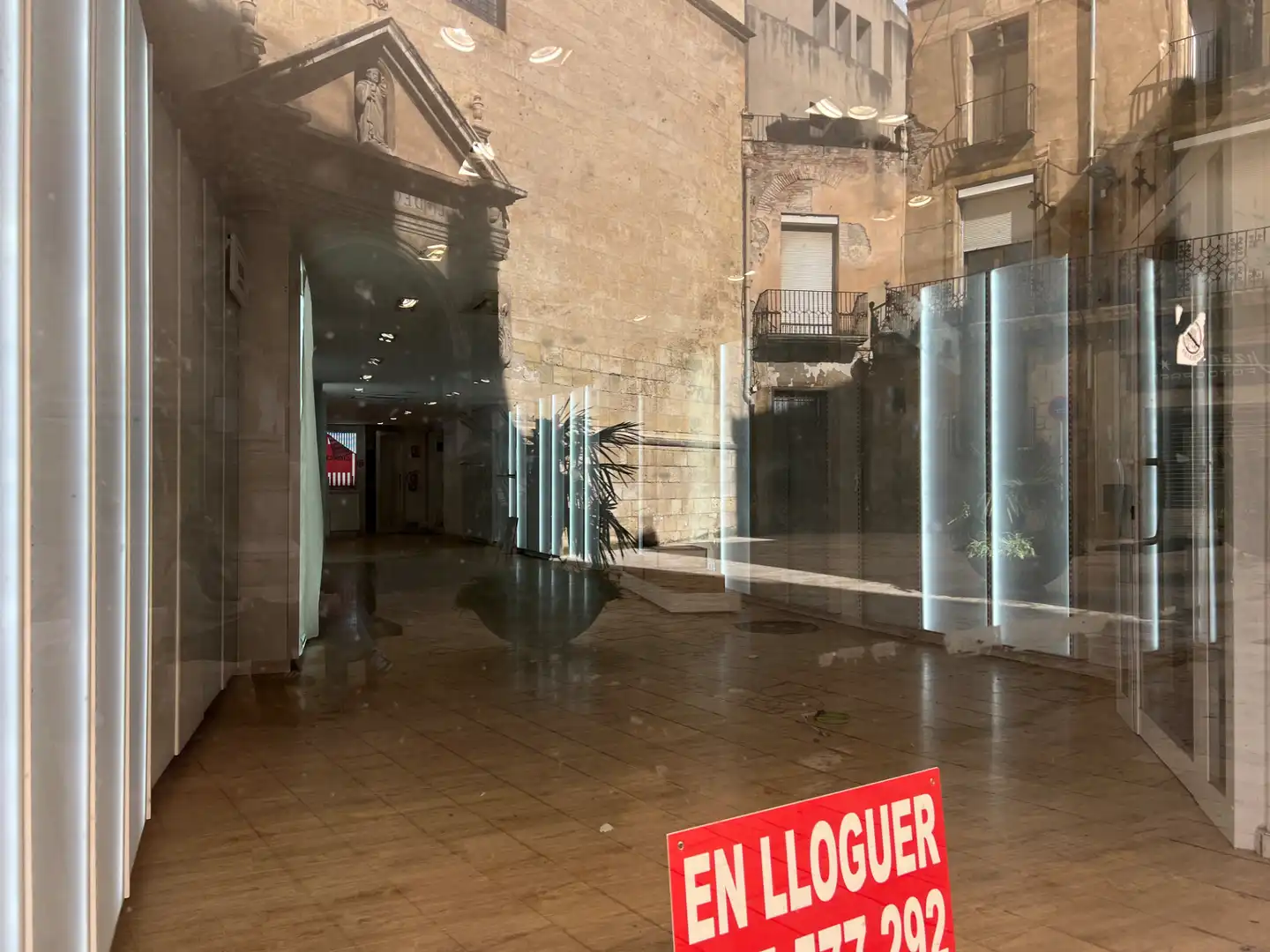 Gewerbefläche zur Miete in Carrer de la Font 1, imagen 3