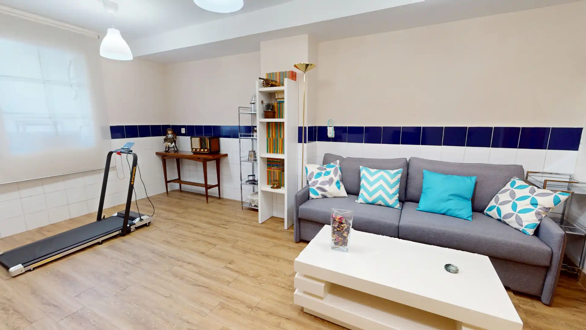 Sala de estar de Casa adosada en venta en Boadilla del Monte con Aire acondicionado, Calefacción y Jardín privado
