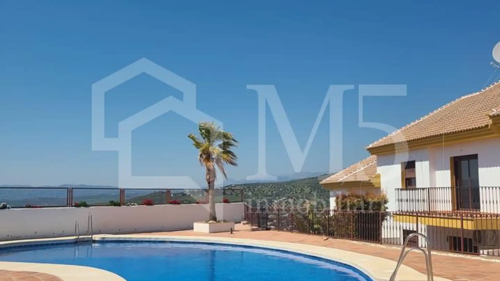 Vista exterior de Planta baixa en venda en Alcaucín amb Terrassa i Piscina comunitària