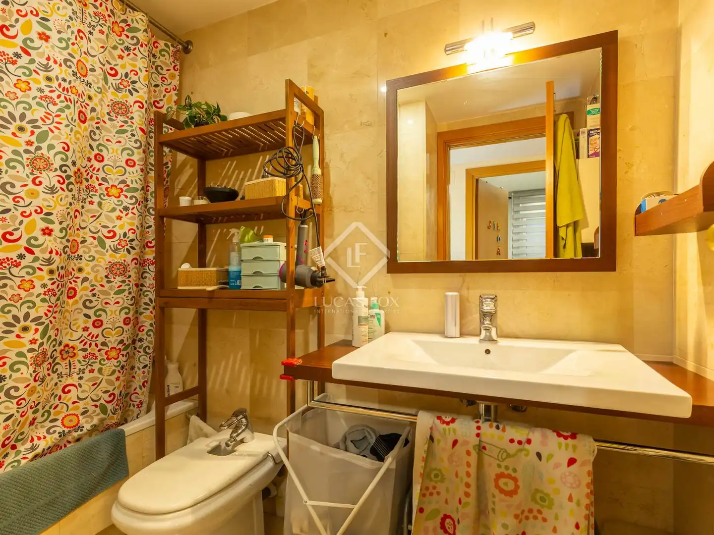 Baño de Piso en venta en Sant Just Desvern con Aire acondicionado, Terraza y Trastero