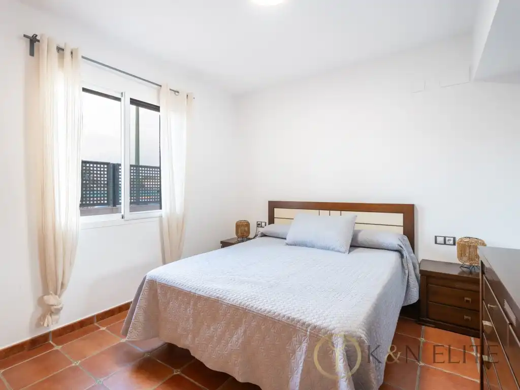 Dormitori de Casa o xalet de lloguer en Riba-roja de Túria amb Terrassa i Piscina comunitària