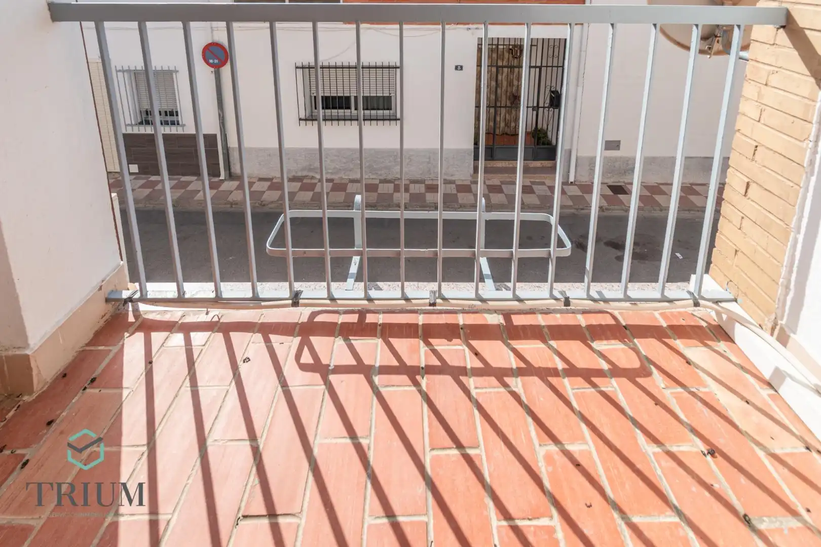 Vista exterior de Casa adosada en venda en Albolote amb Aire condicionat i Balcó