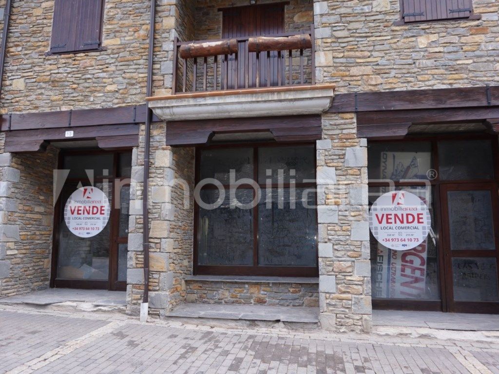 Exterior view of Premises for sale in Naut Aran