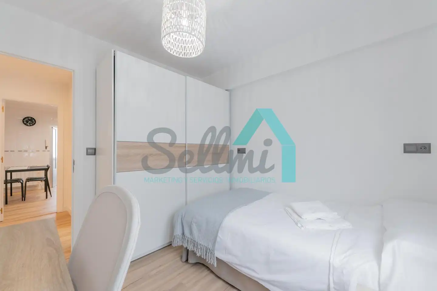 Bedroom of Flat for share in Oviedo   with Heating, Terrace and Furnished