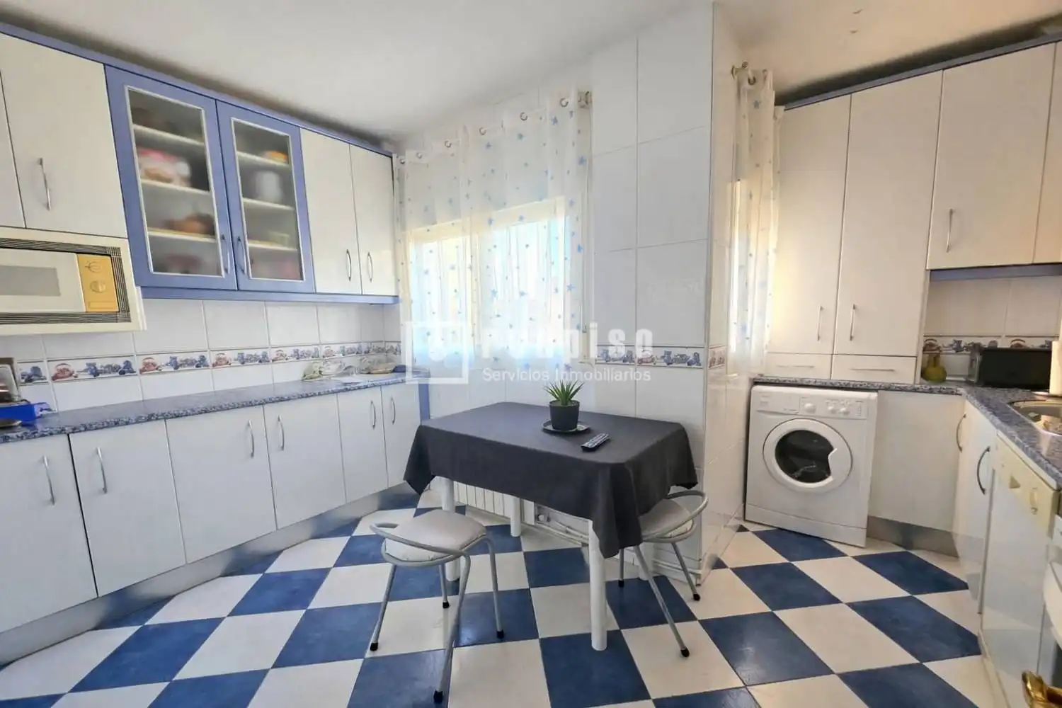 Cocina de Piso en venta en Alcalá de Henares con Aire acondicionado, Calefacción y Jardín privado