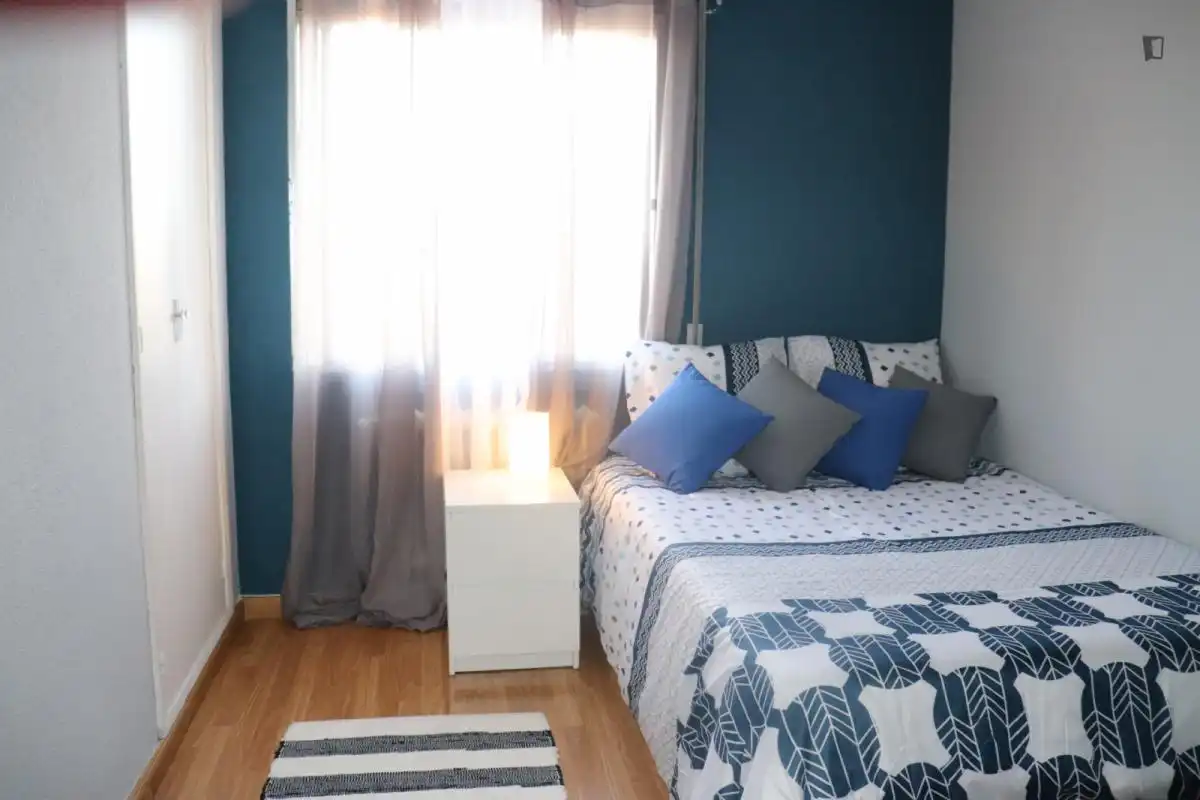 Habitació a Caballería Española
