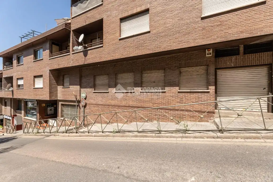 Vista exterior de Local en venda en Las Rozas de Madrid
