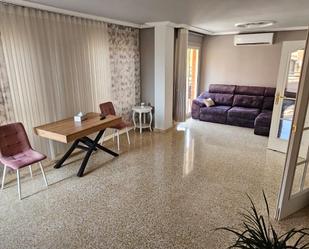 Sala d'estar de Apartament en venda en Alicante / Alacant amb Aire condicionat, Terrassa i Balcó