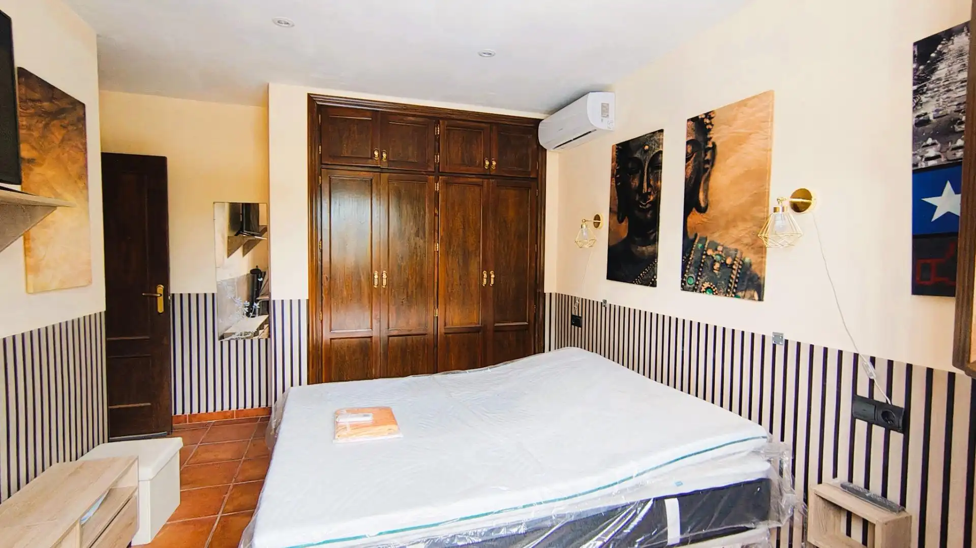 Habitación de Apartamento de alquiler en Marbella con Aire acondicionado, Jardín privado y Terraza