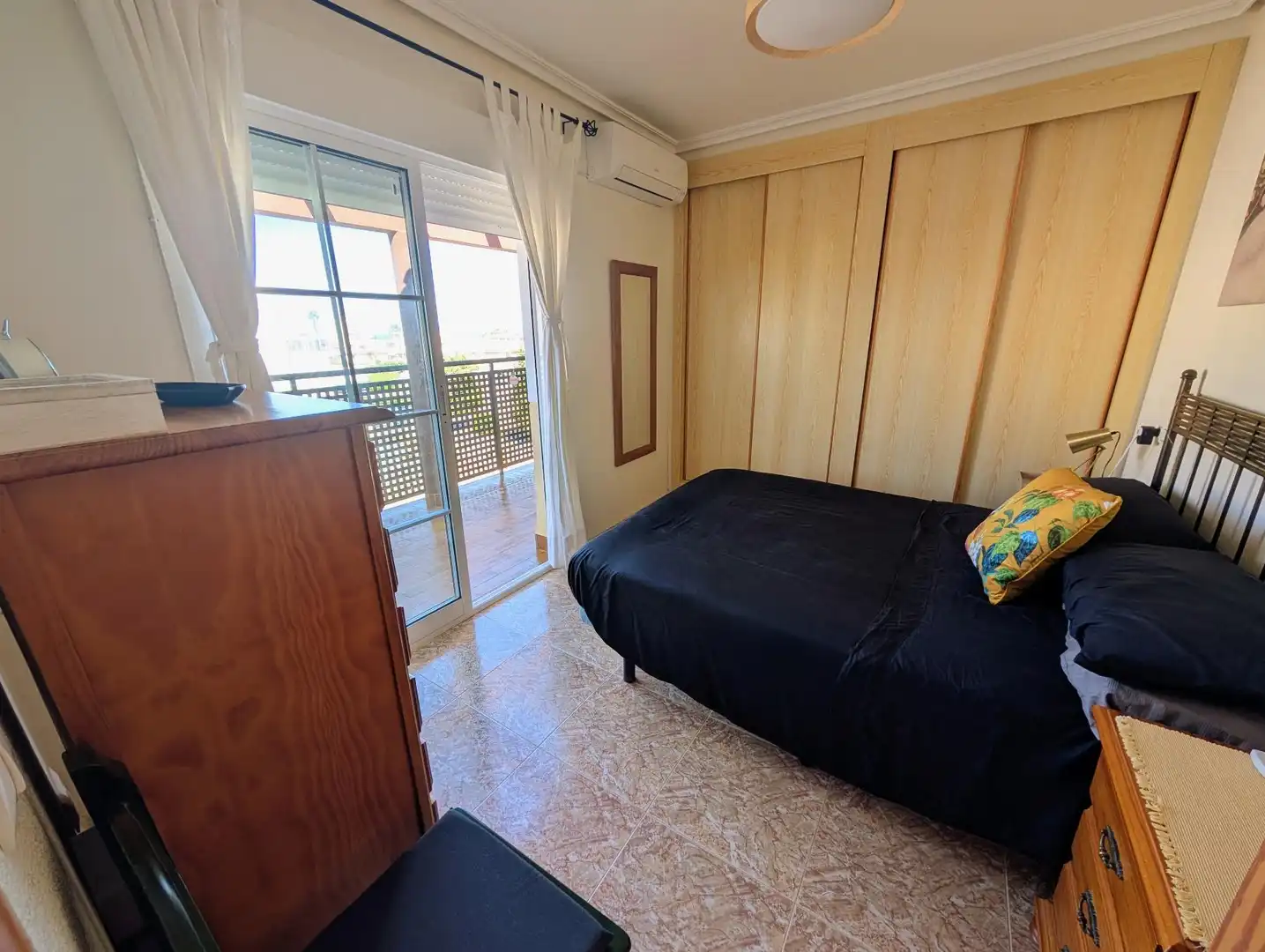 Dormitori de Apartament de lloguer en Cartagena amb Aire condicionat i Terrassa